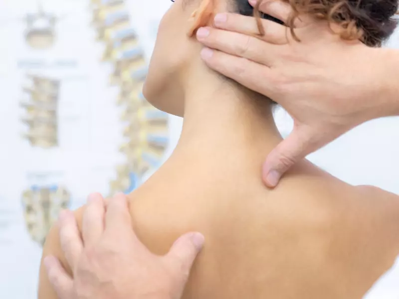 Neck Pain Treatment Chiropractor in Wheaton, IL Near Me Neck Pain Exam