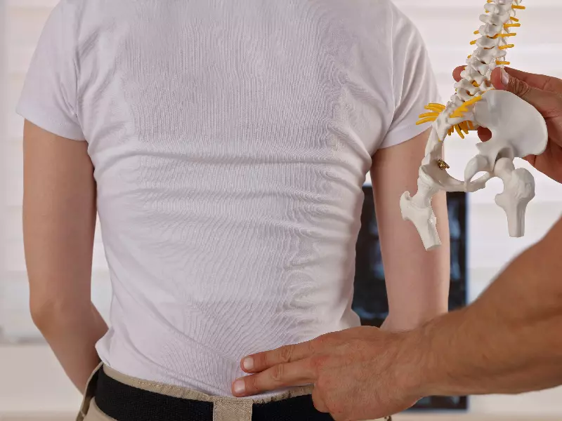 Pinched Nerve Treatment Near Me in Wheaton, IL. Chiropractic Exam for Pinched Nerve Pain Relief.